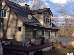 15 Rutland Rd, Mastic, NY 11950