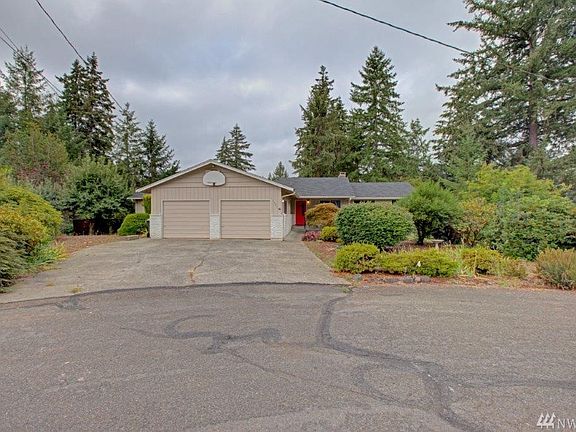 2nd image of 10914 Glenwood Dr SW