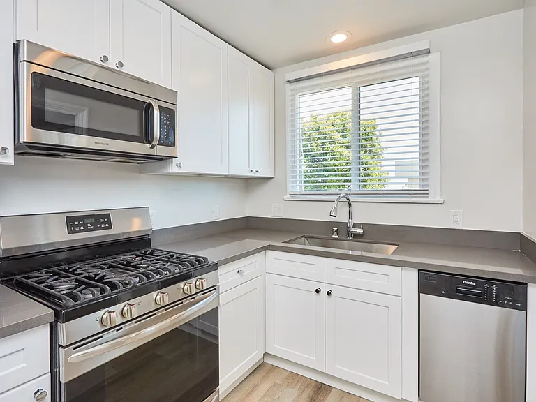 7451 Hollywood Blvd — Photo 10