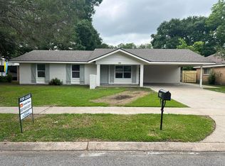 206 Maplewood Dr, Lafayette, LA 70503