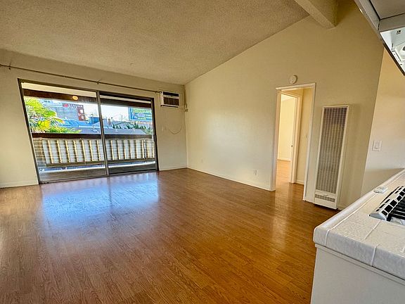 5th image of 5642 Rosemead Blvd APT 10