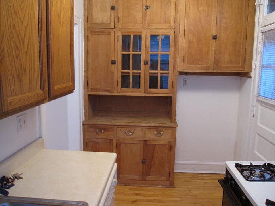 2nd image of 1478 W Byron St #1480-1