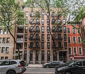 315 West 55th Street in Hell&#39;s Kitchen