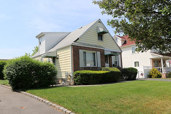 1st image of 35 Winnie Ct