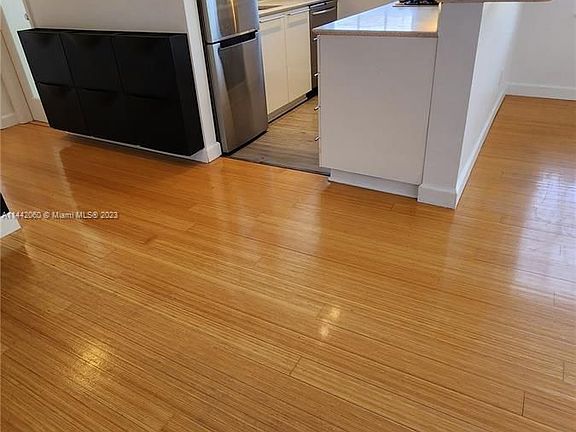 5th image of 1523 West Ave APT 301