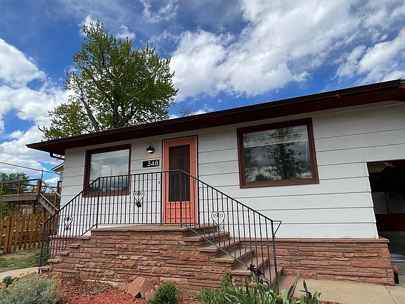 Cozy little home in the heart of everything downtown Lyons.
