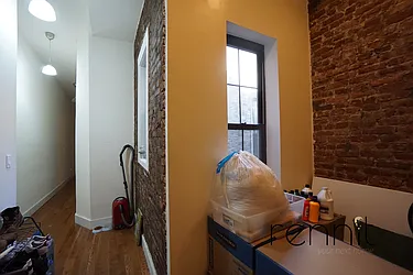 Rented by Rennit Inc.
