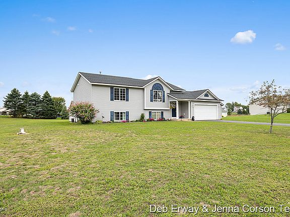 3rd image of 7468 Elkhorn Dr
