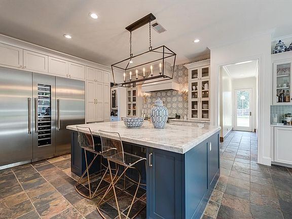 4th image of 1601 Kings Ct