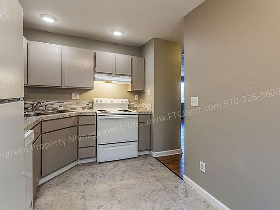 5th image of 3023 Denver St APT 5