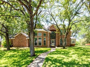 100 Lost Oaks Dr, Waco, TX 76705