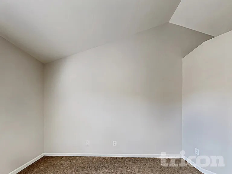 10203 Green Hedge Ave — Photo 6