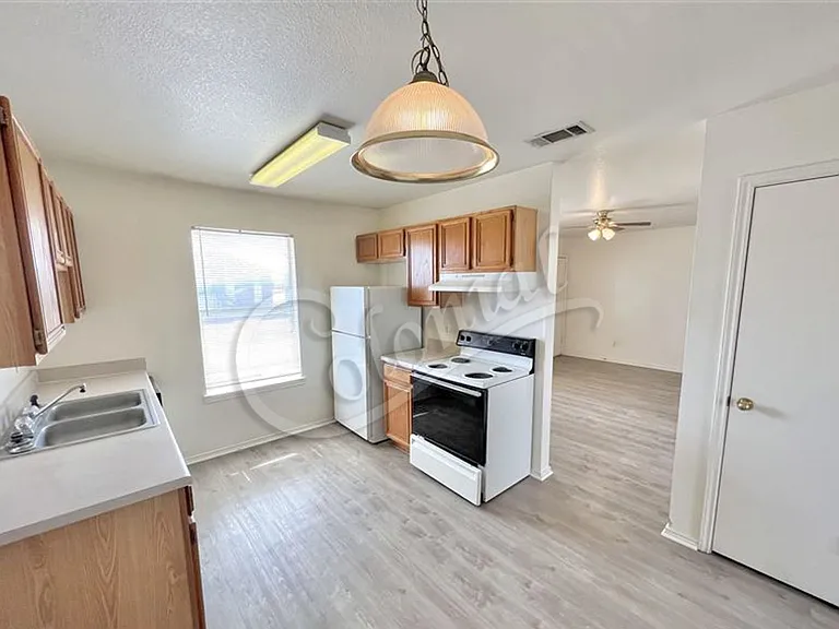 1113 Horizon Dr — Photo 6