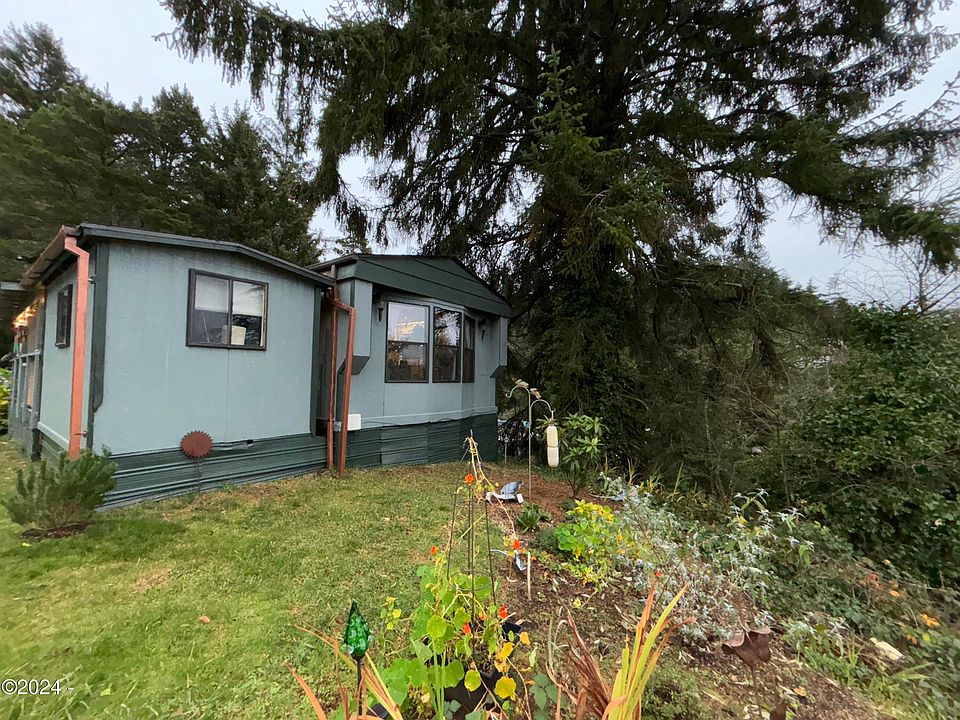 1st image of 923 SE Bay Blvd Unit 34