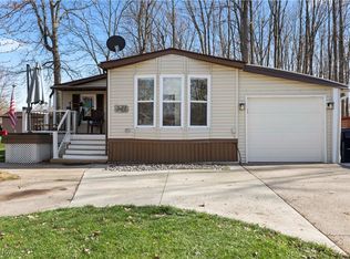 241 Twin Lake Dr, Elyria, OH 44035