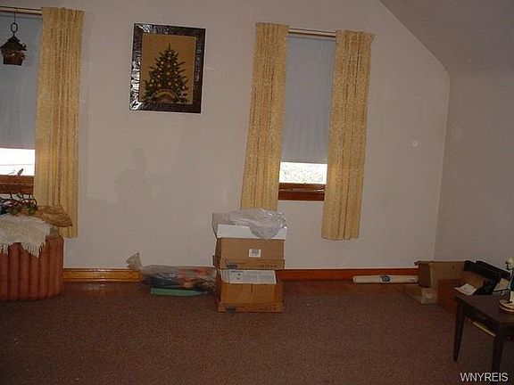 3rd image of 8 Sarabel Ct