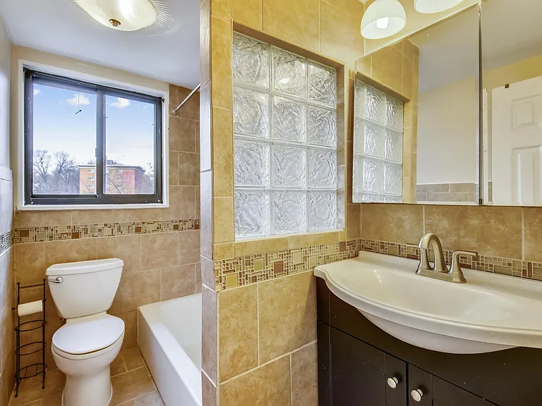7611 Maple Ave #501 — Photo 28