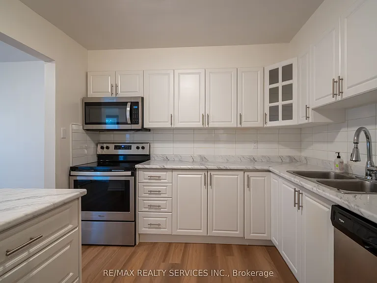 100 Brownleigh Ave #176 — Photo 8