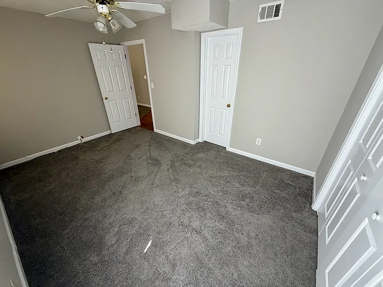 212 Kensington Trce — Photo 32
