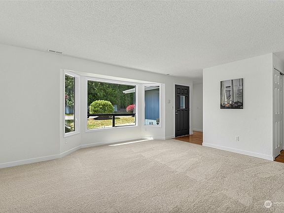 3rd image of 2707 117th Avenue NE