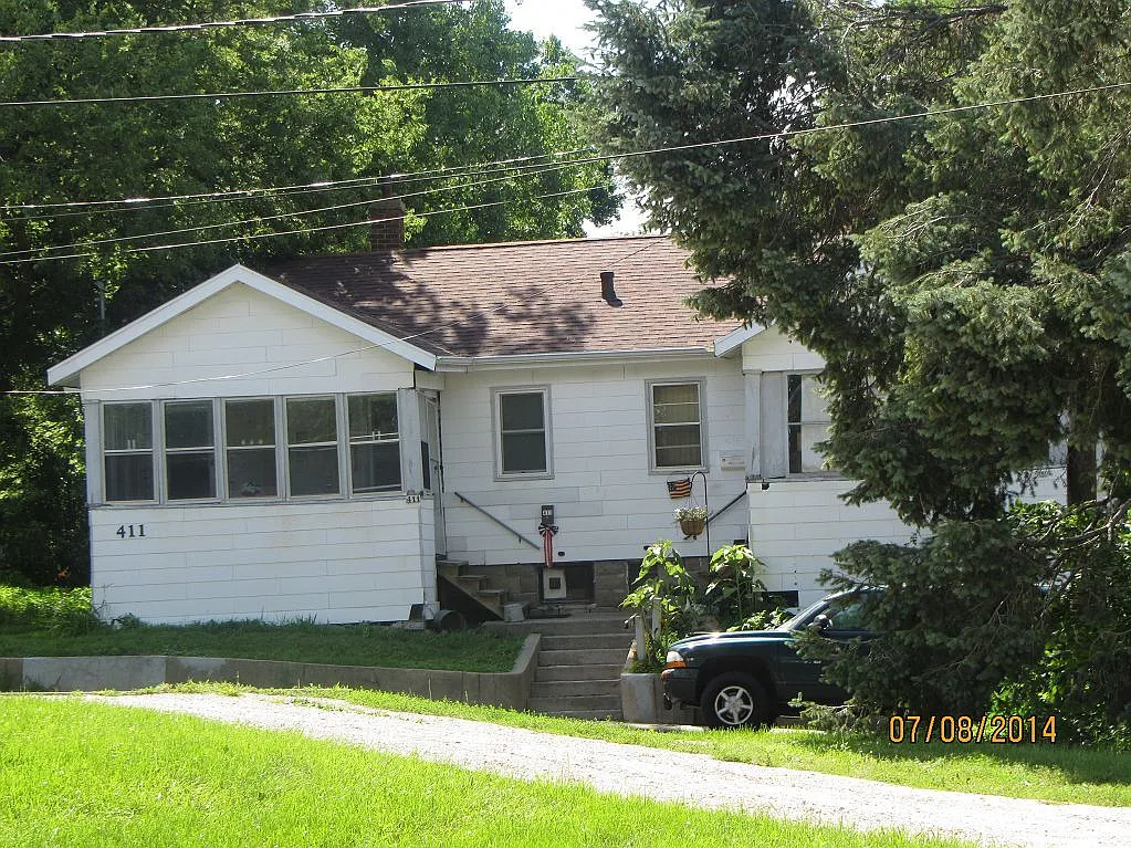 411/413 Whittier Ave - 413 — Photo 1