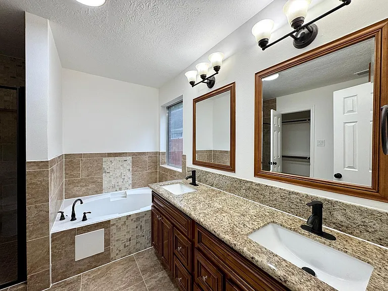 6427 Liberty Valley Dr — Photo 28