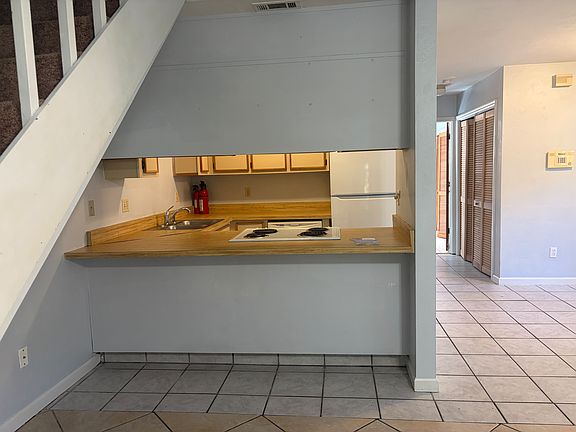 3rd image of 356 Hayden Rd
