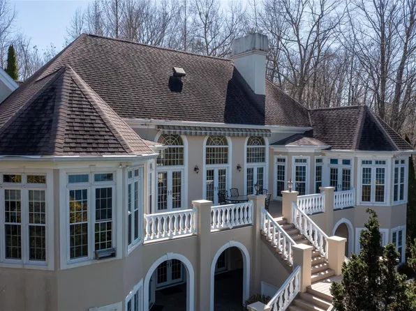 705 Lake Club Dr, Nebo, NC 28761