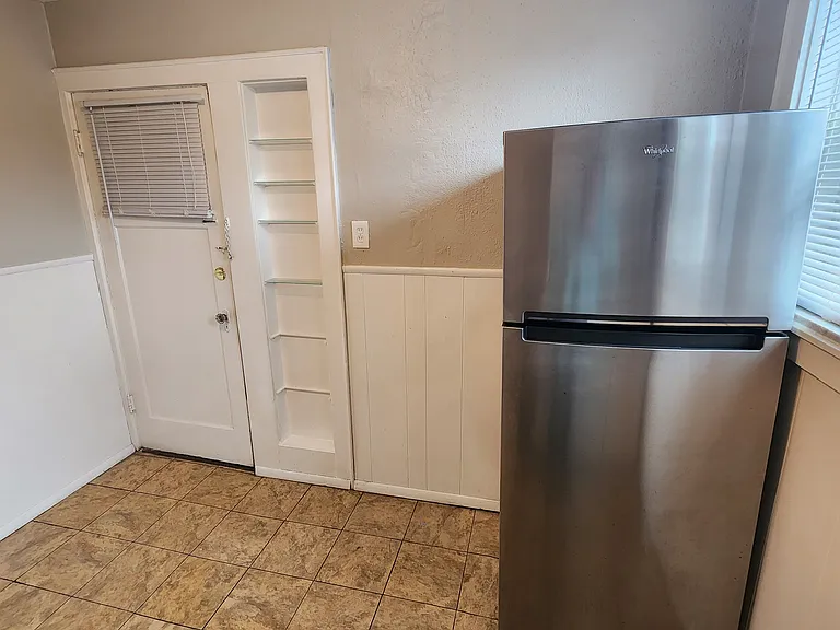 1401 Woodland Dr — Photo 17
