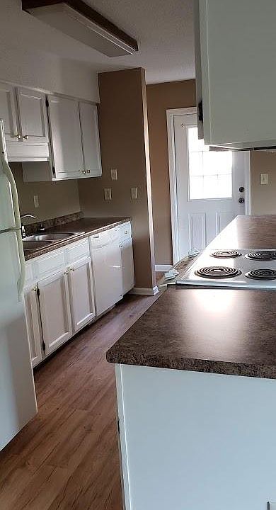 2nd image of 103 Cedar Ridge Dr