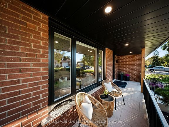4th image of 655 Netherton Cres