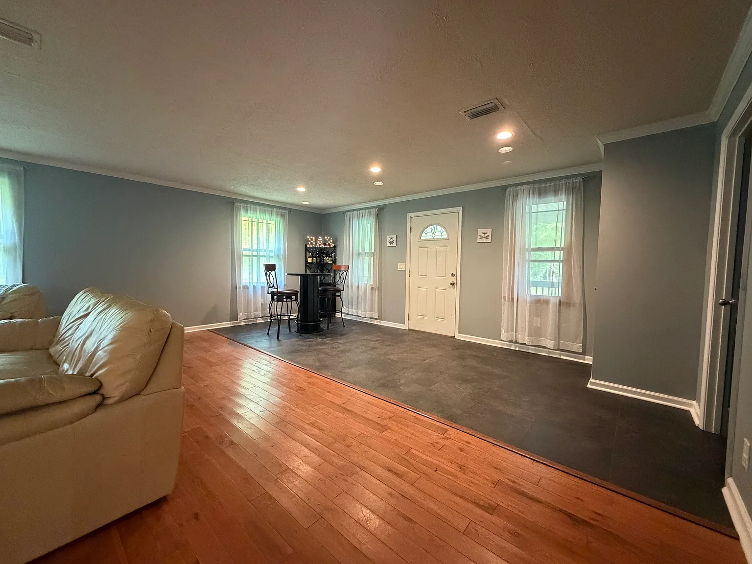 4 bed, 2278 sqft, $3,000 — Photo 1