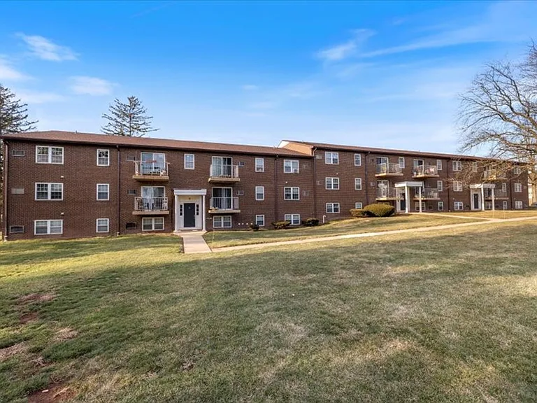 Peachgate Apartments — Photo 3
