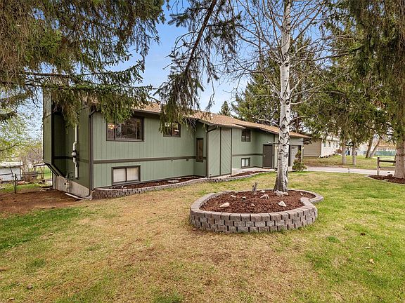 3rd image of 5605 Hillview Way