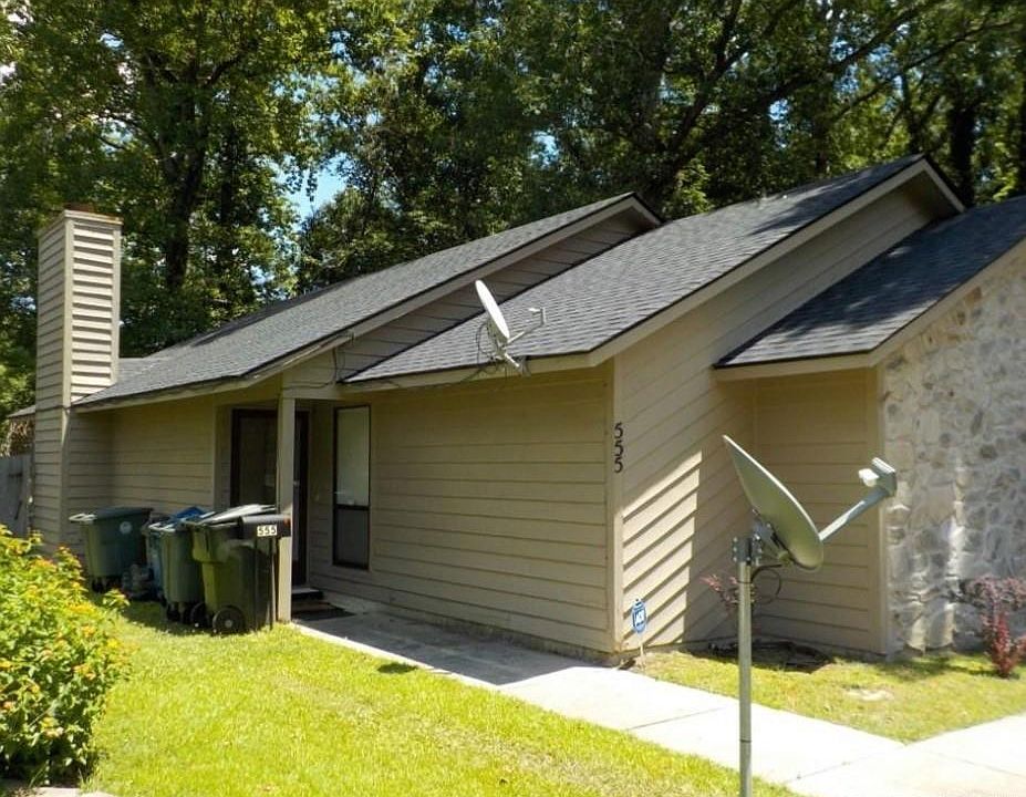 1st image of 555 Crooked Creek Ct