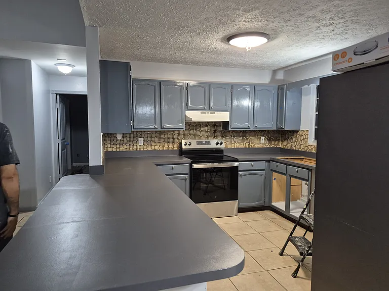 1318 SW Ackard Ave — Photo 4