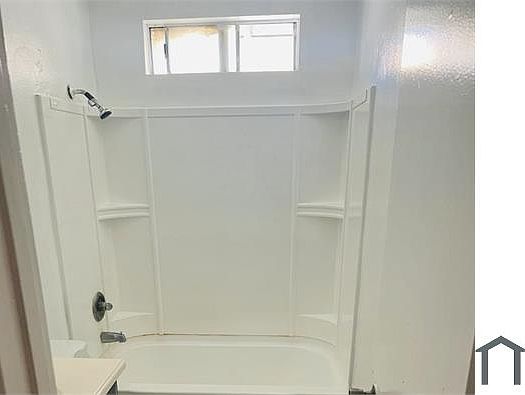 3rd image of 260 N Tahquitz Ave APT B
