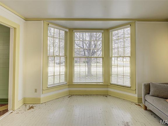 3rd image of 501 Hunter Ave