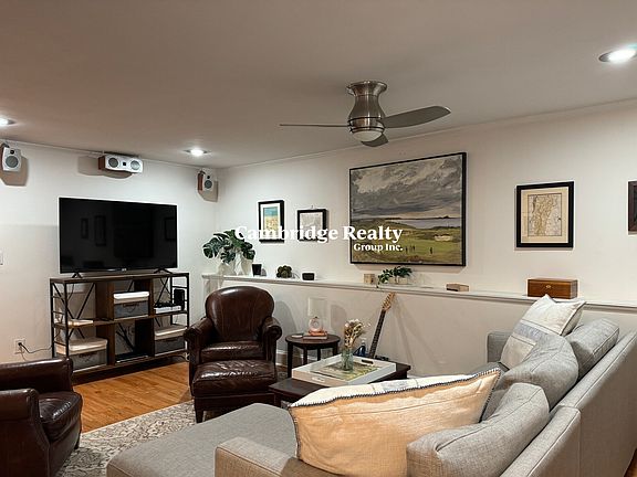 5th image of 519 Columbus Ave #1T