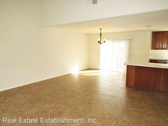 3rd image of 246 S Redwood Ave APT A