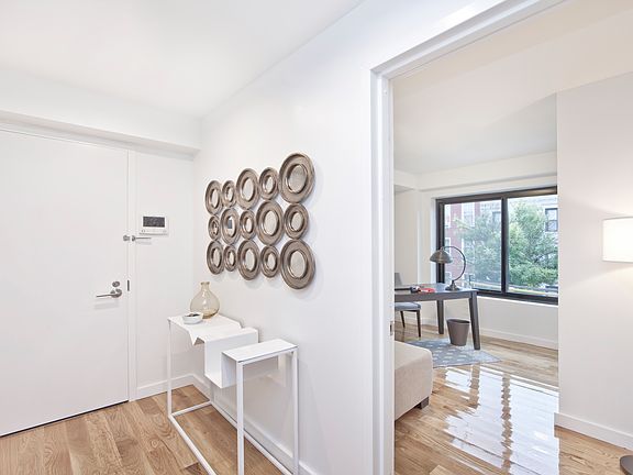 5th image of 387 Bleecker St #2B