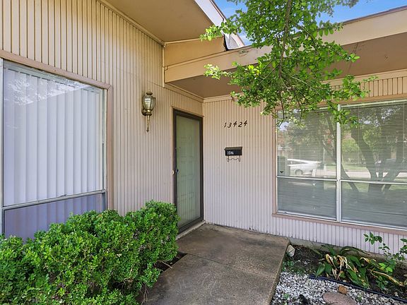 3rd image of 13422 Blossomheath Ln