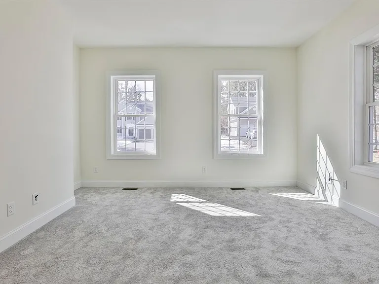 22 Reeds Ferry Way — Photo 27