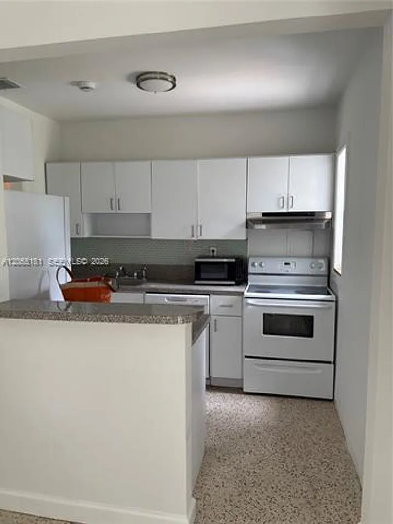6410 SW 63rd Ct # 6410, South Miami, FL 33143 — Photo 2