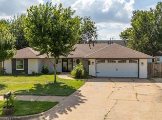 801 Cogswell Cir, Edmond, OK 73013