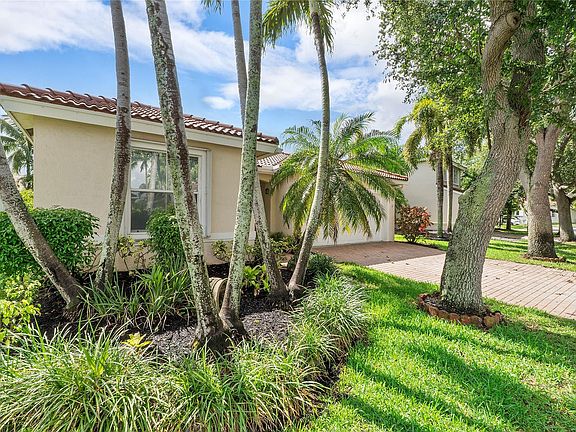 3rd image of 4962 SW 32nd Way
