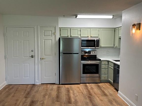 4th image of 200 Sandestin Ln APT 631
