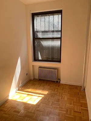 Rented by M.Grossman R.E. Management | media 11