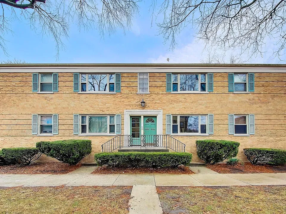 2 bed, 904 sqft, $2,200 — Photo 1