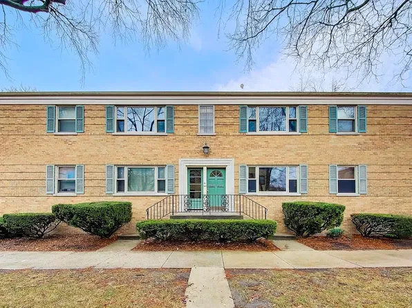 1039 Randolph St #1W, Oak Park, IL 60302